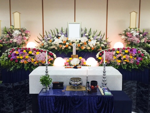 市民葬プラン・ファミリーコースのご案内　葬儀費用　¥300,000(税込)